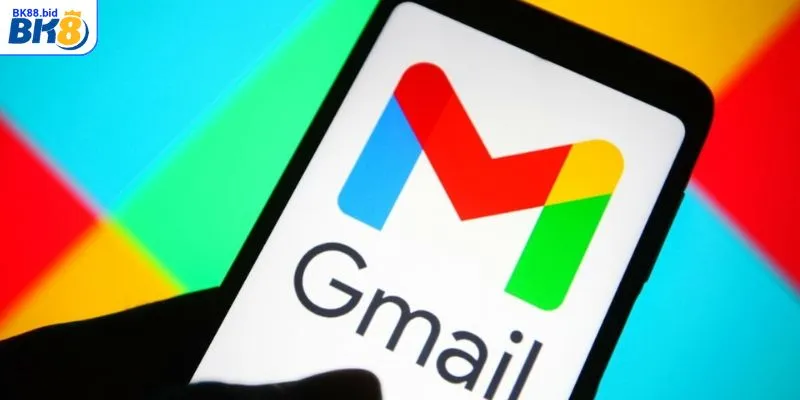 Khách hàng có thể trao đổi qua email